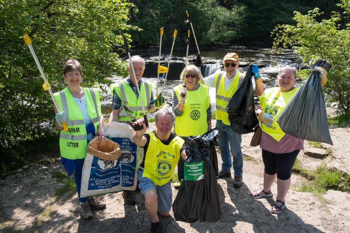 Aysgarth Falls volunteer litter picking Rotary in Wensleydale